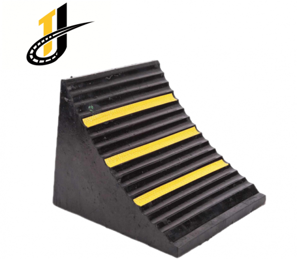 320x300x260mm High Quality Parking Lots Wheel Chocks Motorcycle Safety Traffic Rubber Wheel Chock - Image 2