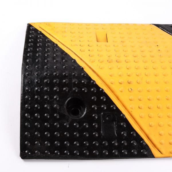 1000*300*50mm Rubber Roadway Safety Cable Ramp Protector - Image 3