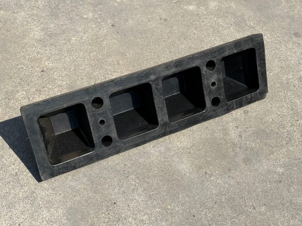 560*160*100  mm Rubber Wheel Stop - Image 2