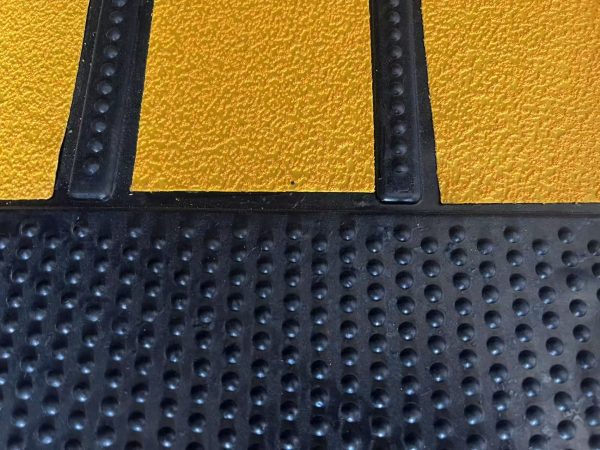 500*900*50 mm,Yellow Black Rubber Speed Hump Steel Speed Bump Metal Speed Bump - Image 3
